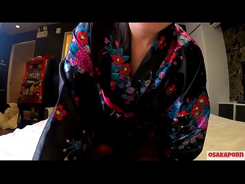 ❤️ Keçika ciwan a cosplay ji seksê hez dike ku bi orgazmê bi şûjinek di hespêk û blowjob de. Keçika Asyayî ya bi pisîka porî û bi cil û bergên kevneşopî yên Japonî di vîdyoya amator de ku masturbasyona bi pêlîstokên qijikê nîşan dide. Sakura 3 OSAKAPORN. ❤ Vîdyoyê seksî li me