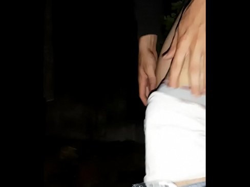 ❤️ Cîranê min xwe avêt ser dîwarê min ê karantînayê ❤ Vîdyoyê seksî li me